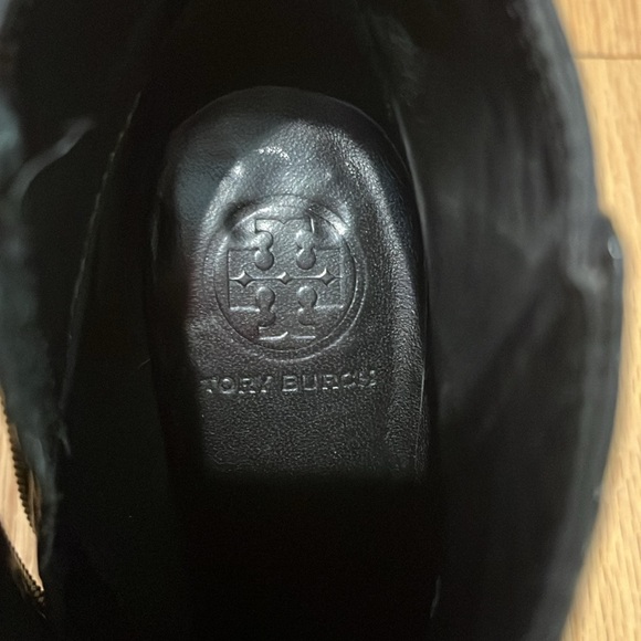 Tory Burch Leigh Black Patent Leather Croc Quilted Bootie Gold Hardware 7.5 - Picture 12 of 15